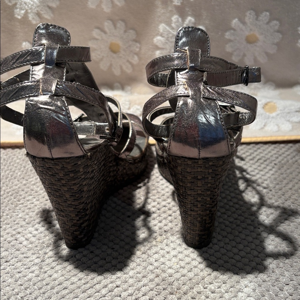 Steve Madden Metallic Platform wedge Gladiator Sandals - Picture 3 of 6